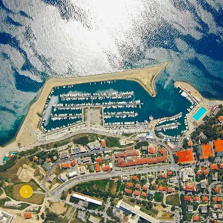 Cozy Apt Within Walk Distance To Center And Beach * Split