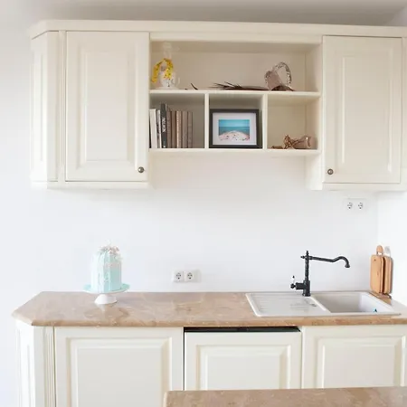 Apartment Cozy Apt Within Walk Distance To Center And Beach Split